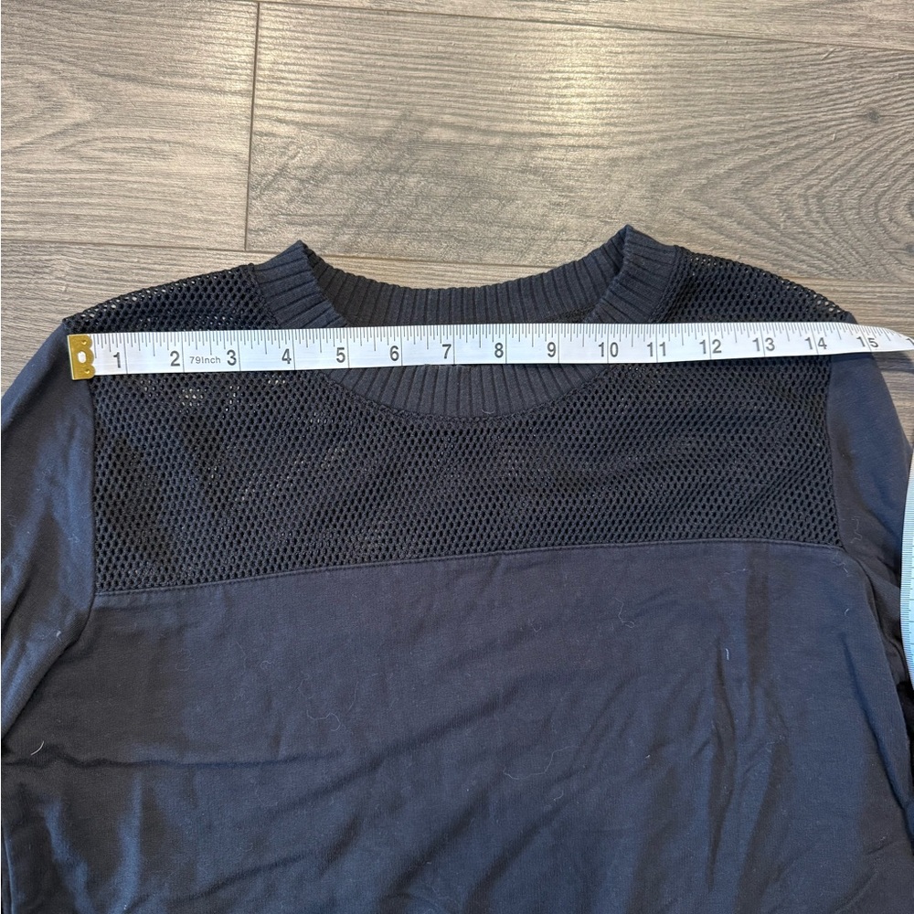 ALO Yoga Plank Black Mesh Long Sleeve Top. Women’s Long Sleeve Athletic Top. - Picture 7 of 8